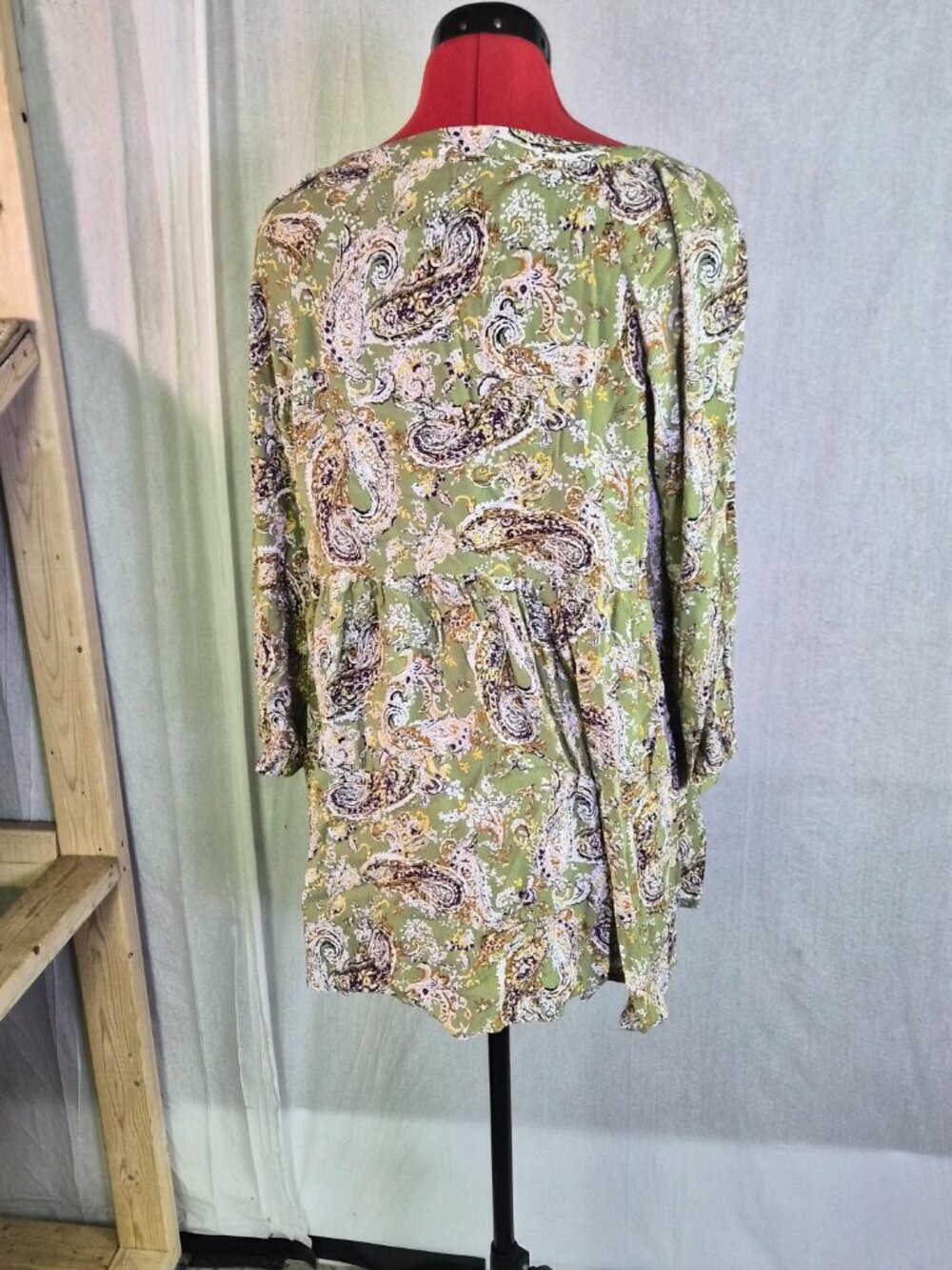 Melloday Womens Size L Green Paisley Smocked Empire Waist Boho Tunic Top F957 - Picture 3 of 11